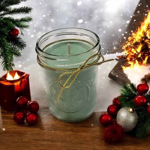 AVAILABLE NOW! Bayberry Legend Candle Soy Wax Holiday Tradition Candle 8 oz - Picture 3 of 4